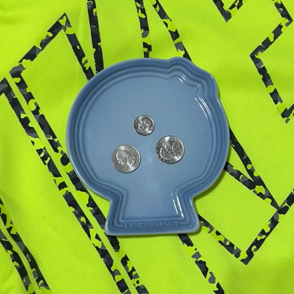 NEW LE CREUSET SANRIO LITTLE TWIN STARS BLUE DISH PLATE POCKET CHANGE CHIP CANDY - Picture 8 of 12